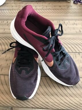Nike Running Shoes Size 11 Mulberry Black